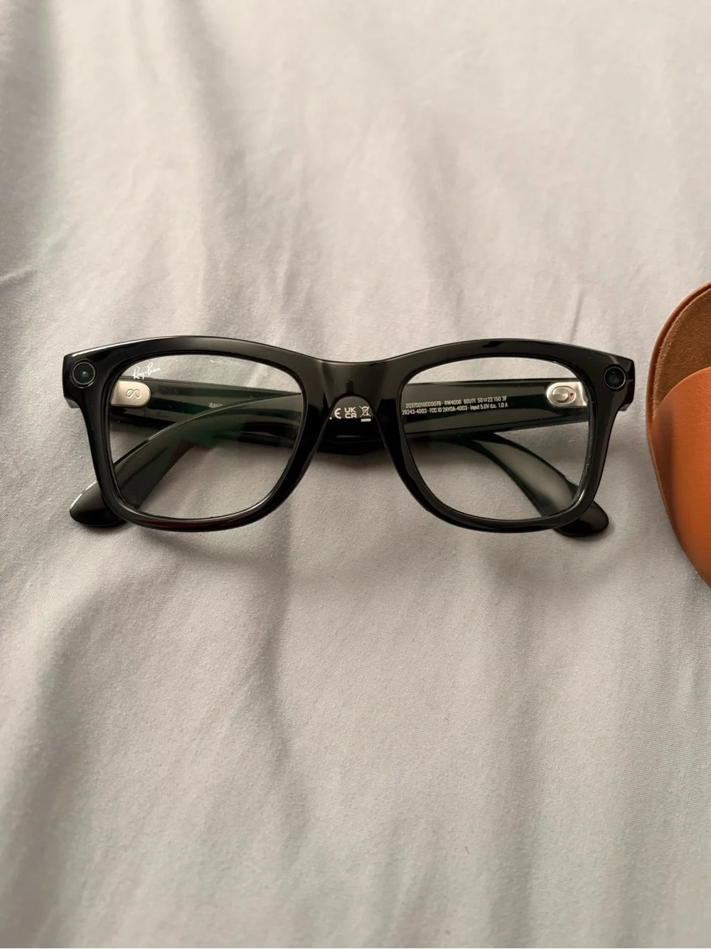 Ray-Ban Black Men's Wayfarer Optical Glasses with Tan Case